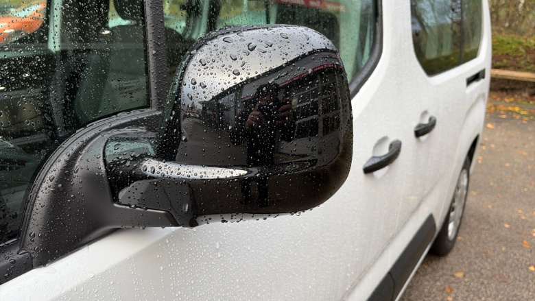 Vauxhall Combo Life 100kW Design XL 52kWh 5dr Auto [7 Seat] Electric Estate